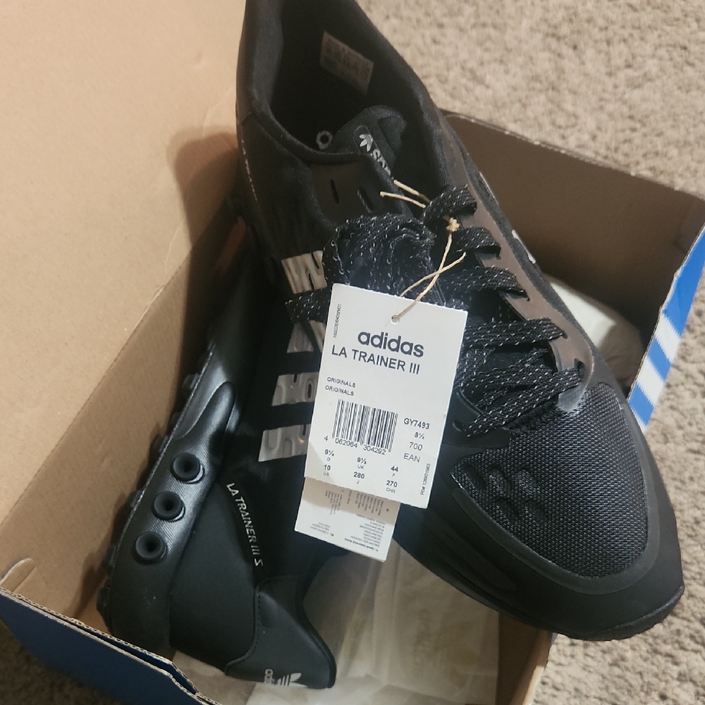 NEVER WORN adidas LA Trainer III Men's Black Sneakers with White Stripes